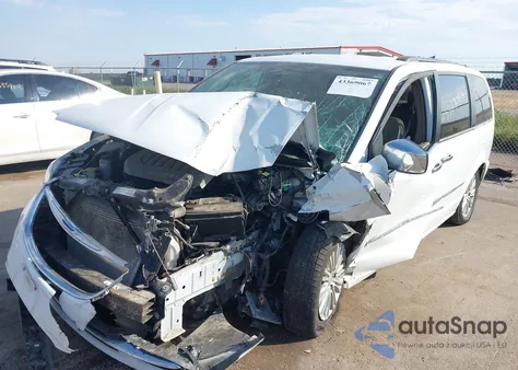 2015 Chrysler Town & Country Touring-L из США, поврежденный, VIN 2C4RC1CG9FR646567